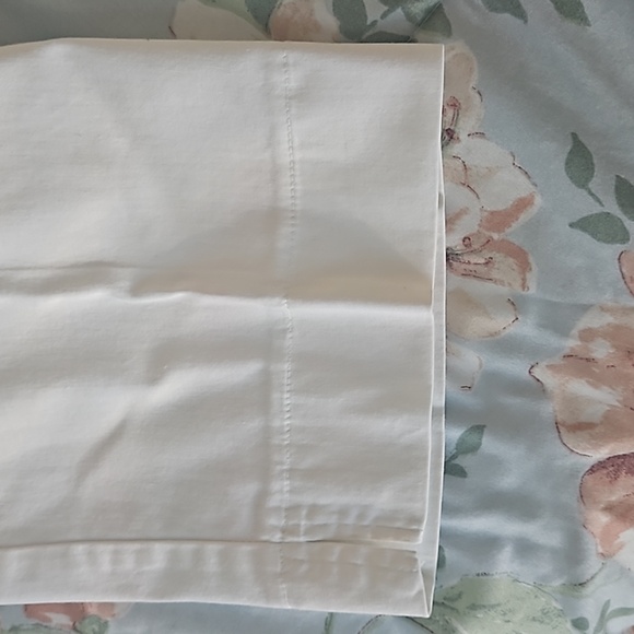 Kim Rogers capris white big button size 8 cotton blend. In excellent con… - Picture 6 of 12